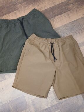 2 Pair Of Men's Elastic Waist Drawstring StretchTech Shorts  Olive & Khaki NWOT